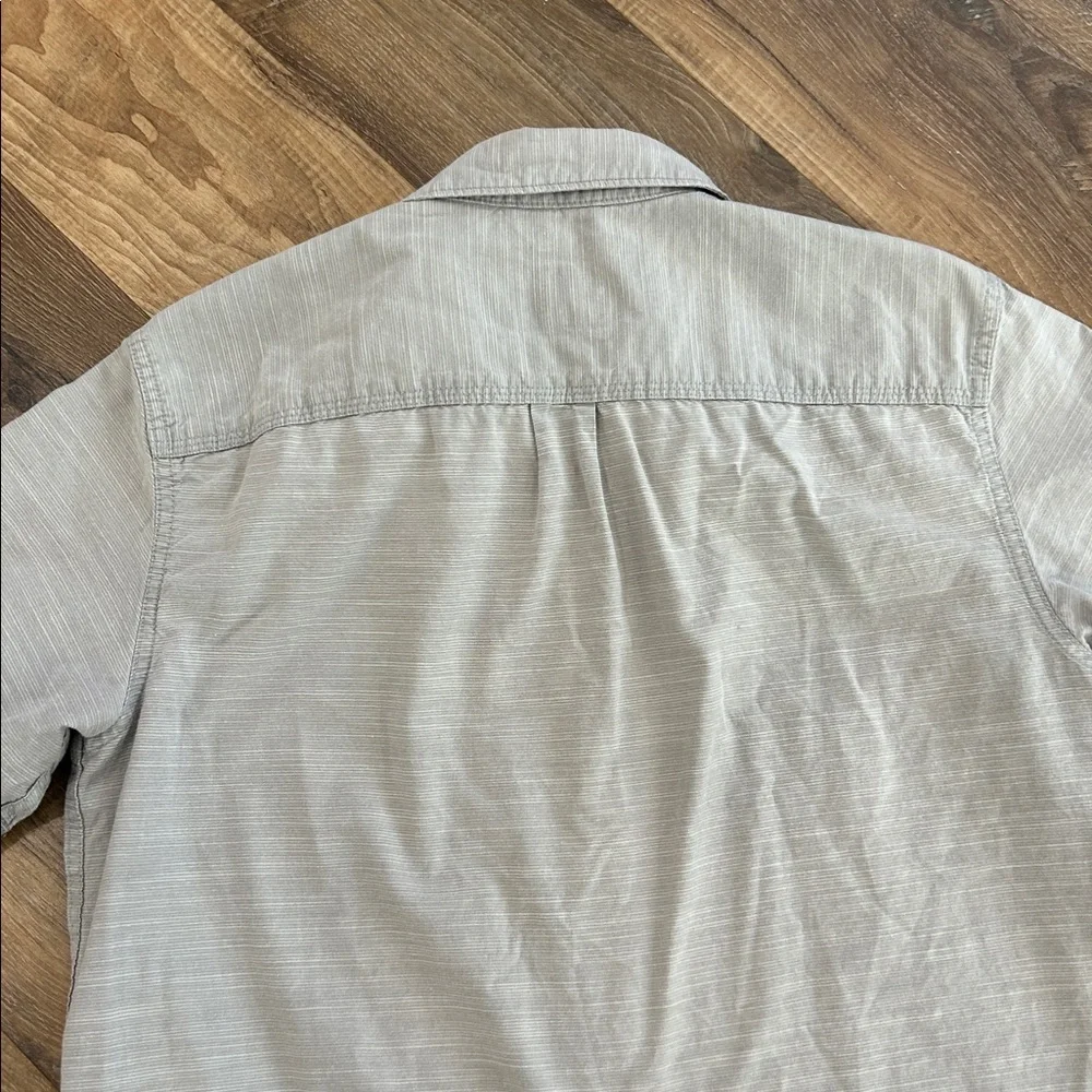 The North Face Mens Button Up Shirt Sz M Short Sleeve Gray light striped Shirt